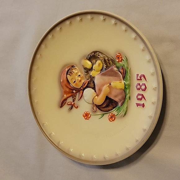 M.J. HUMMELS 1980'S - Picture 5 of 8